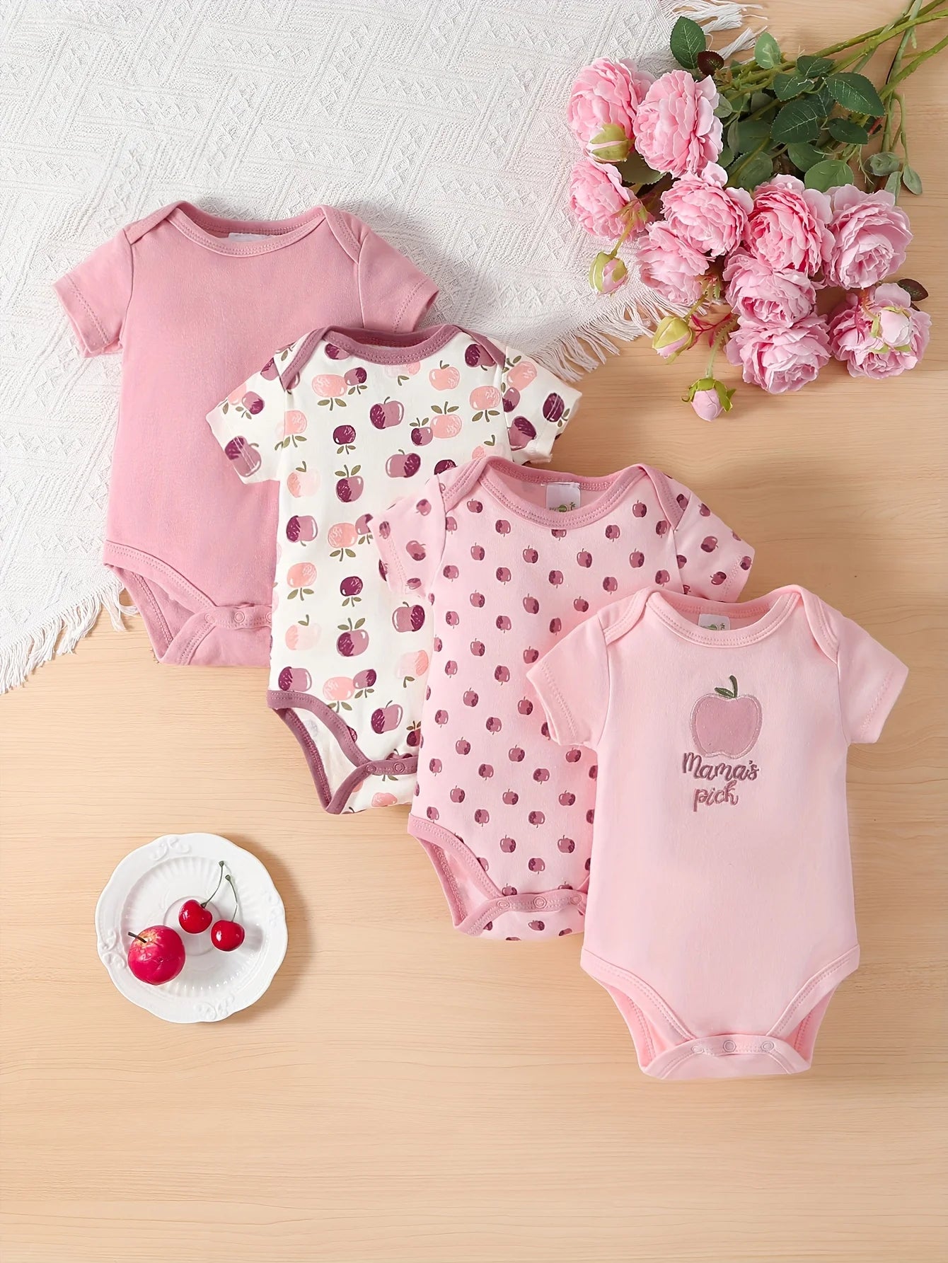 4pcs Set Of Baby Girl Short Sleeved Triangle Jumpsuit,  Apple Flower Cute Baby Girl Hoodie, Crawling Suit, Perfect for Outdoor